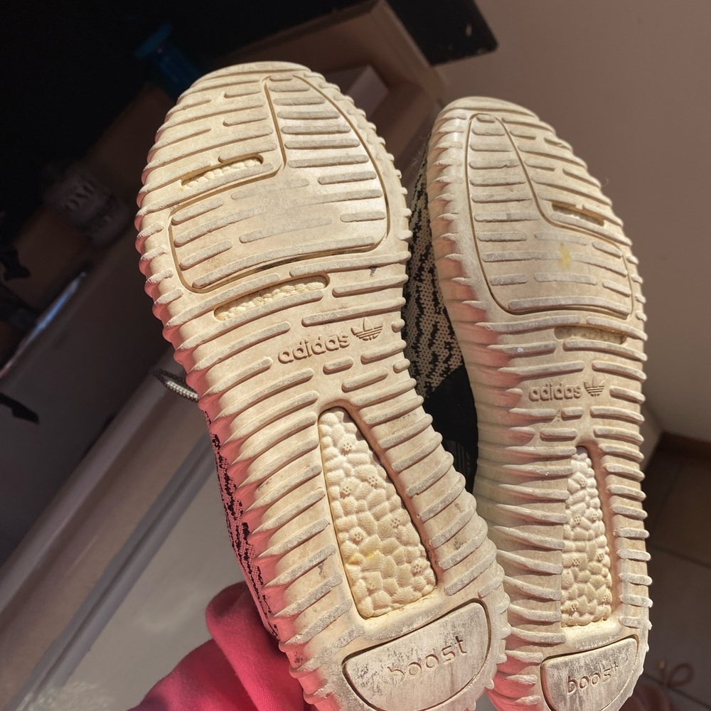 Yeezy - Picture 6 of 6